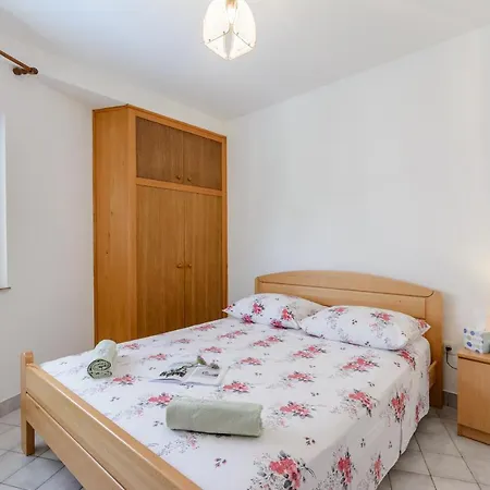 Apartment Apartman Valentina Sumartin