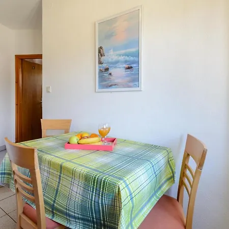 Apartman Valentina Apartment Sumartin