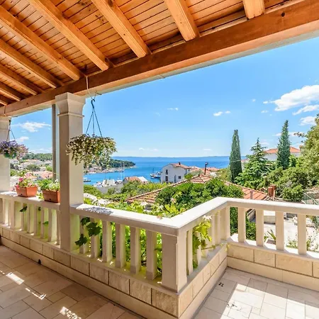 Apartman Valentina Apartment Sumartin