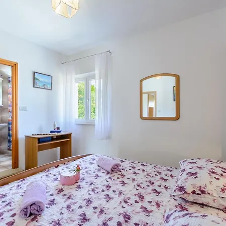 Apartman Valentina * Sumartin