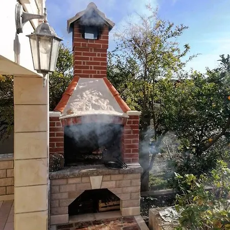 Apartman Valentina Apartment Sumartin